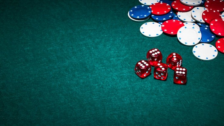 Studio MPL Indonesia menampilkan pertandingan Mobile Legends dengan tim profesional di panggung